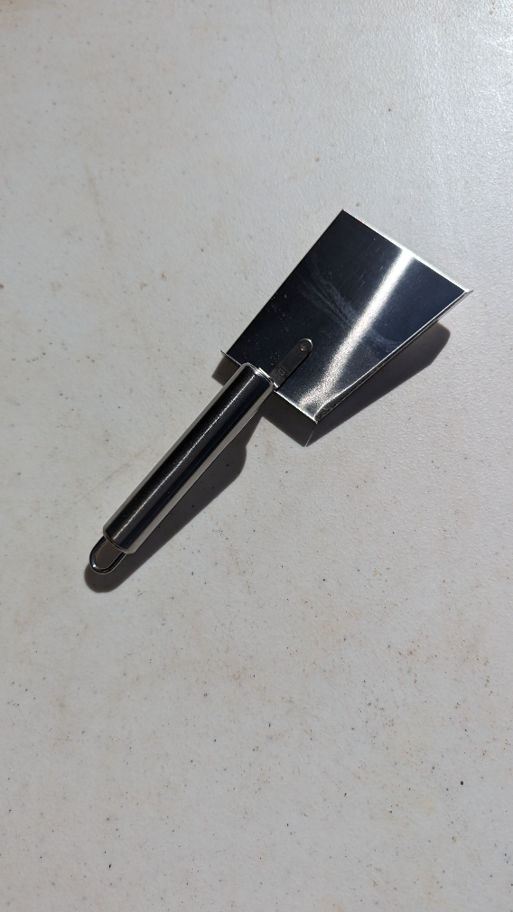 Burr comb scraper shovel