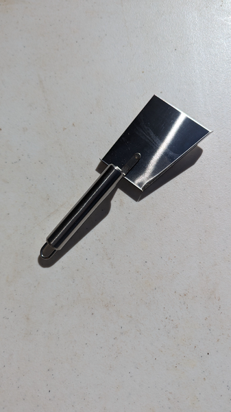 Burr comb scraper shovel