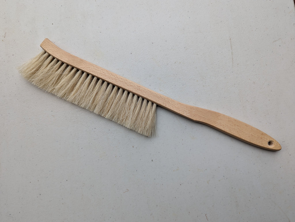 Bee Brush -Natural fibre - Long handle